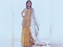 हरियाली तीज पर खूबसूरत और क्लासी लुक के लिए कैरी करें ये ट्रेंडी  ट्रेडिशनल आउटफिट्स