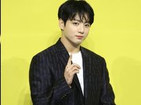 Kpop BTS सिंगर जंगकुक का स्टाइल है बेहद अलग, आप भी ले सकते हैं इंस्पिरेशन