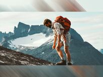पहाड़ों में चढ़ते वक्‍त हो सकती है एक्‍यूट माउंटेन सिकनेस की प्रॉब्‍लम, जानें इसके लक्षण और बचाव के तरीके 