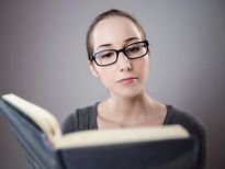 मेंटली स्ट्रांग बनने के लिए ड़ालें रीडिंग की आदत, लाइफ भी होगी स्ट्रेस फ्री