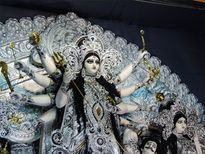 Durga Puja 2022 Mantra : अपने जीवन में सुख- समृद्धि लाने के लिए करें इन शक्तिशाली दुर्गा मंत्रों का जाप 