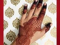Bhai Dooj 2022: महिलाएं अपने हाथों पर लगाएं ये यूनिक मेहंदी डिजाइन