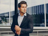 Mens Grooming Tips: वेडिंग सीजन में स्टानिंग दिखने के लिए लड़के ऐसे करें ग्रूमिंग