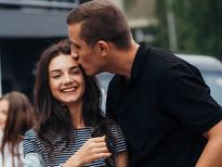 Relationship Tips: शादी में नहीं है प्यार? तो इन तरीकों से करें पार्टनर के साथ रिश्ता मजबूत 