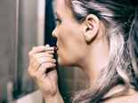 7 Awesome Ways A 20-Year Old Can Get Rid Of White Hair
