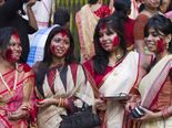 Durga Puja 2019: Know The Side Effects Of Sindoor (Vermillion) Before You Indulge In Sindoor Khela