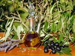 10 Benefits You Derive From Consuming Olive Oil Daily