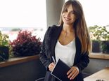 Are Women Picky While Dating? 8 Signs To Find Out If You Are One Of Them!