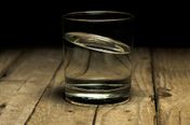   A Glass Of Water Kept Under The Bed Can Do Wonders! Read Here To Know More
