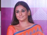 பயமுறுத்தும் வகையில் அனுபமா புடவையில் வித்யா பாலன்!!!