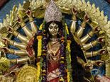 துர்க்கை அம்மனின் கைகளில் உள்ள ஆயுதங்களுக்கான அர்த்தங்கள்!!!