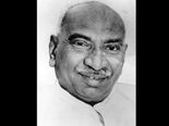 படிக்காமலேயே அரசியலில் கலக்கிய அரசியல்வாதிகள்!!!