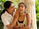 உங்கள் மகளை இந்த 5 விஷயங்களில் இருந்து பாதுகாக்க வேண்டியது அவசியம்!