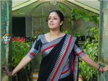 புருஷன் ஊருல இல்லாத போது மனைவி ஃபீல் பண்ணும் 8 விஷயம்!