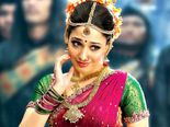 பொது இடங்களில் ஷூ, செருப்பு, தக்காளியால் அடிவாங்கிய பிரபலங்கள்!