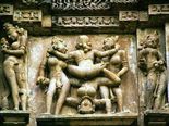 இந்திய கோவில் கோபுரம் மற்றும் சுவர்களில் பாலுணர்வு தூண்டும் சிலைகள் இருப்பது ஏன்?