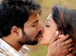 முத்தம் கொடுக்கும்போதும், நீங்கள் பெறும்போதும் நடக்கும் சிறப்பான “அந்த” விஷயம் என்ன தெரியுமா?