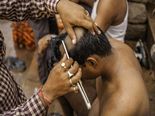 அடிக்கடி தலைமுடியை ஷேவிங் செய்வதால் முடி வளர்ச்சி அதிகமாகுமா? உண்மை என்ன? 