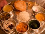 நம் முன்னோர்கள் ஏன் வெள்ளித் தட்டில் சாப்பிட்டனர் என்று தெரியுமா?