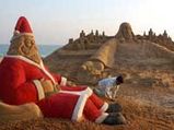 25 Feet Santa Claus Made Of Sand
