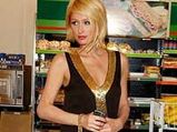 Paris Hilton Spends $10,000 On Shopping