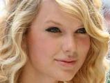 Taylor Swift Donates $ 20,800 For Charity