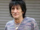 Ronnie Wood's Girlfriend Inspires Him To Paint