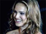 Natalie Portman Says Lesbian Scene Was â€œHardâ€
