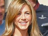 Jennifer Aniston Looks For New Apartment
