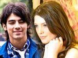 Joe Jonas And Ashley Greene Heading For Live In Relationship