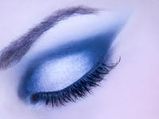 Ravishing Electric Blue Eye Shadow To Look Good In!