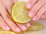 Try Lemon Manicure To Get Shiny Nails!