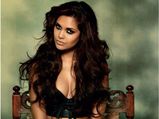 Esha Gupta's Seductive Look