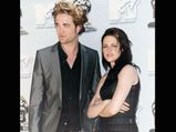 Robert Pattinson Splits With Kristen Again!