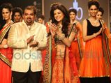 IIJW'13: Sushmita Sen Walks For Charu Jewels