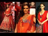 IBFW'13: Esha Gupta Walks For JJ Valaya