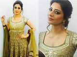 Tabu's Golden Look In Mayyur Girotra Anarkali