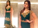 @ShaadiFashion: Zareen Khan In Reeti Arneja's Green And Pink Lehenga