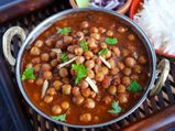Easy And Tasty Chana Masala Curry Recipe