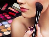 These Dangerous Things Happen To Your Health When You Apply Too Much Makeup!