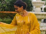 Sonam Kapoor's Traditional Look Made Our Day More Cheerful