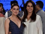 Dia Mirza's Breezy Dress And Impeccable Hairdo At LFW 2018 Is An Absolutely Delightful Combination