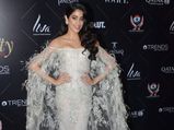 Wow! Janhvi Kapoor Is Setting A New Trend With This Feathered Gown