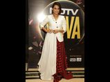 Swara Bhasker's Fusion Outfit Combine Eye-Catching Contrasting Details