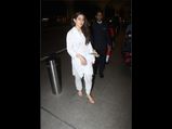 Sara Ali Khan's Latest Airport Outfit Has Beautiful Chikankari Work