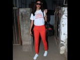 'Girls Can Do Anything', Says Esha Gupta With Her Casual Tee