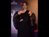 Sonam Kapoor Nails The Masquerade Ballroom Look But With This Concept Sari