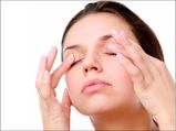 10 Simple And Effective Home Remedies To Get Rid Of Puffy Eyes