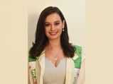 Evelyn Sharma Flaunts A Stunning And Soothing Outfit For Saaho Promotions