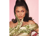 Kylie Jenner’s Brings A ‘Dollar’ Touch To Her Make-up